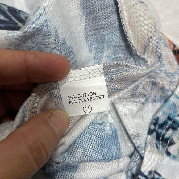 GYK Women’s multi color feather print tank top in size S - Picture 12 of 13